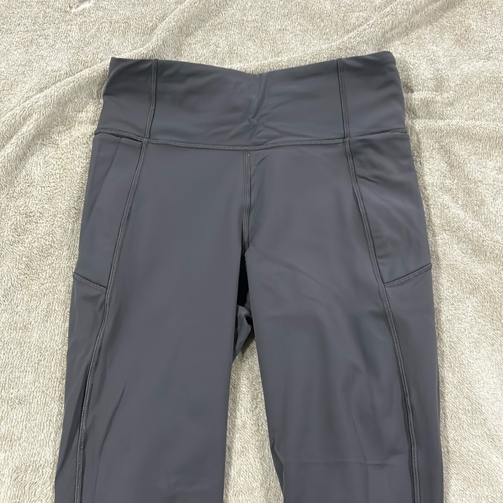 Grey lululemon crop leggings